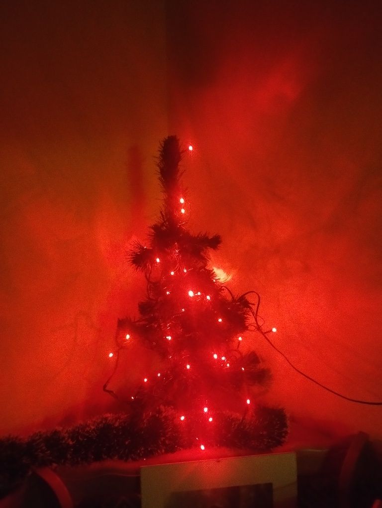 Choinka na święta że śwuatełkami