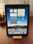 Tablet Apple iPad (6th Gen) 9,7" 2 GB / 128 GB Szary