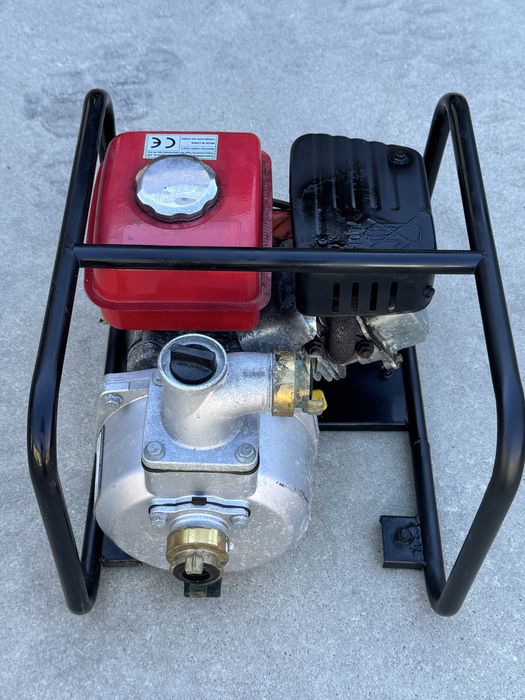 Motobomba autoferrante