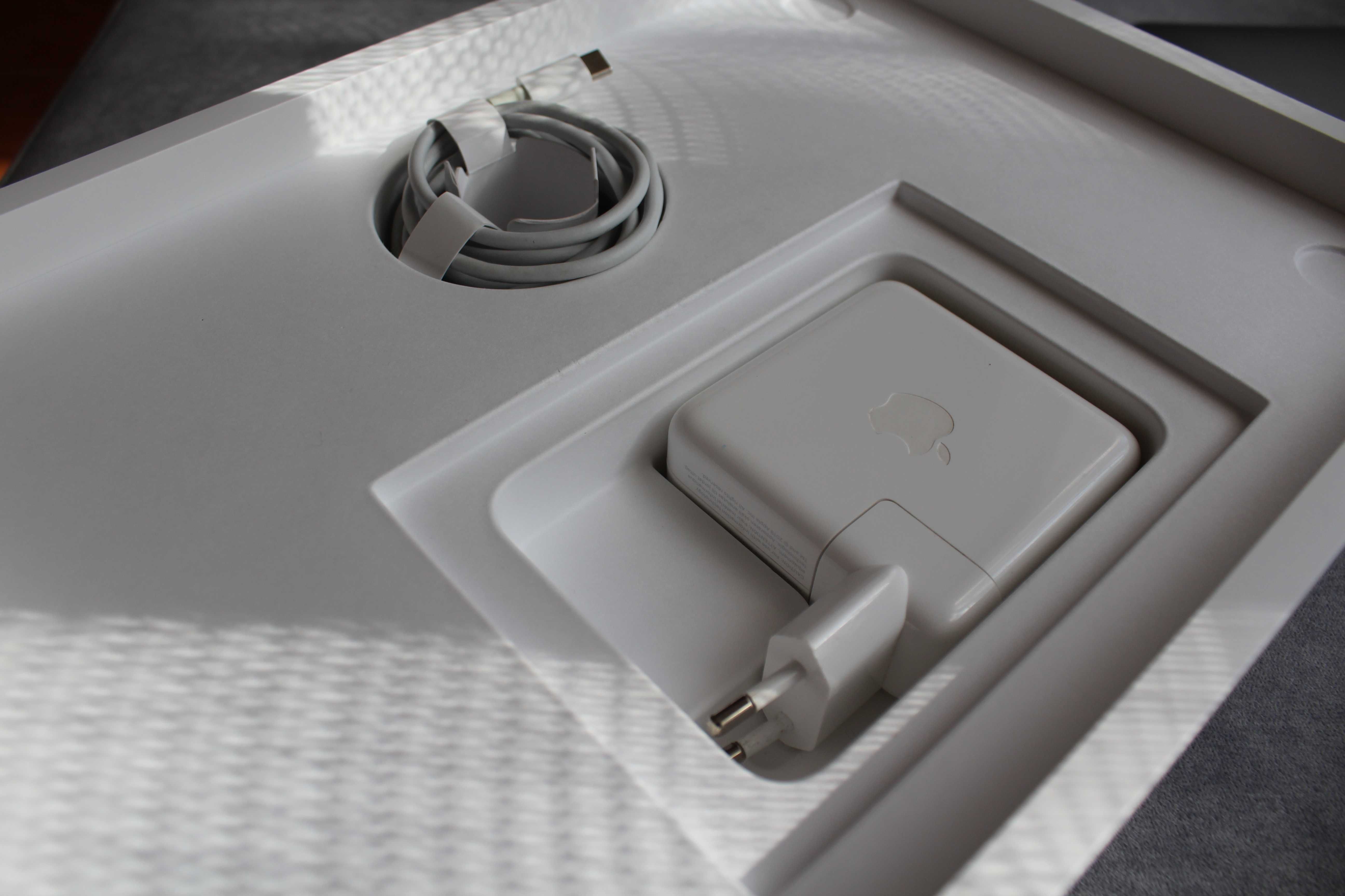 MacBook Pro 13" M1 (2020) – Modelo A2338