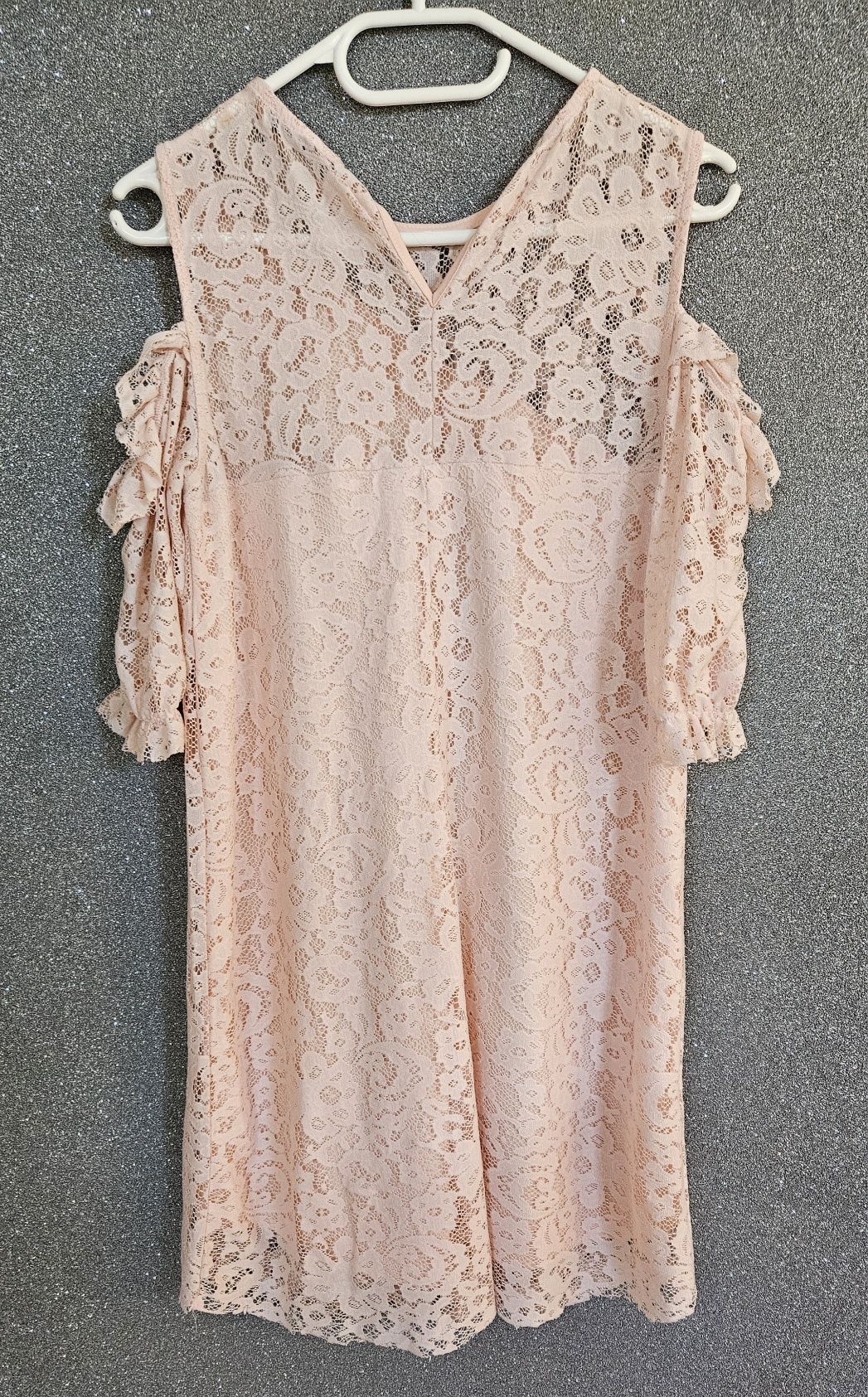 Sukienka elegancka Cropp