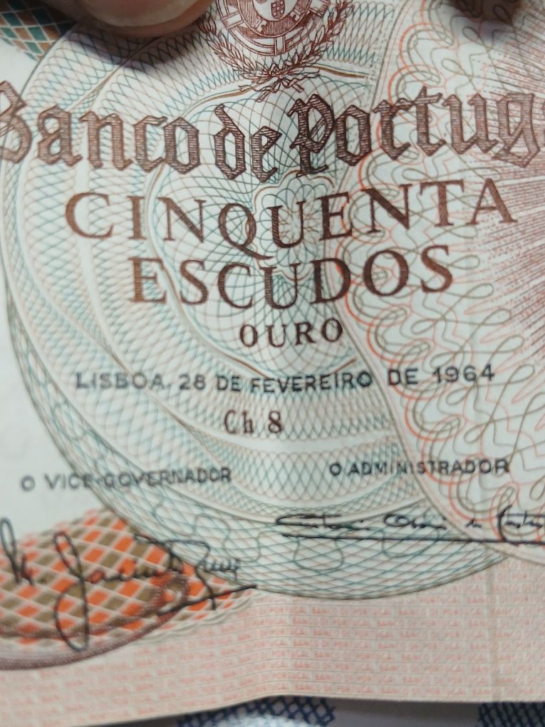 Notas de cinquenta escudos de colecionador