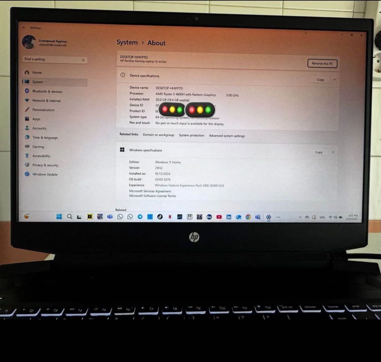 HP GAMING LAPTOP- Ryzen 5 4600H Radeon Graphics 15.6 "FullHD
