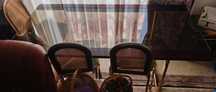 Vendo mesa de jantar em vidro + madeira nas laterais