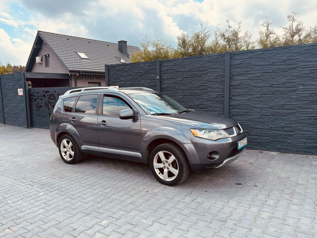 Mitsubishi Outlander 2008r 7-Osobowy 4x4 w bdb stanie ! Doinwestowany