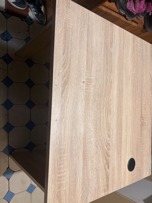 Biurko w dobrym stanie