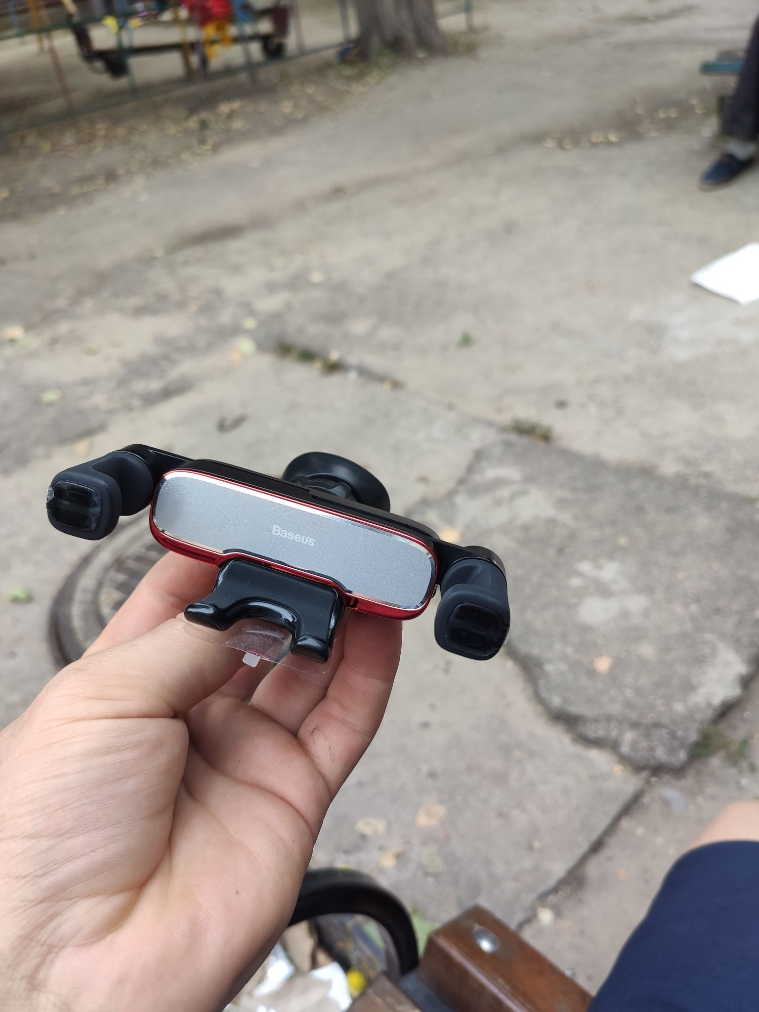 Оригинальный держатель в авто держатель  для смартфона базеус