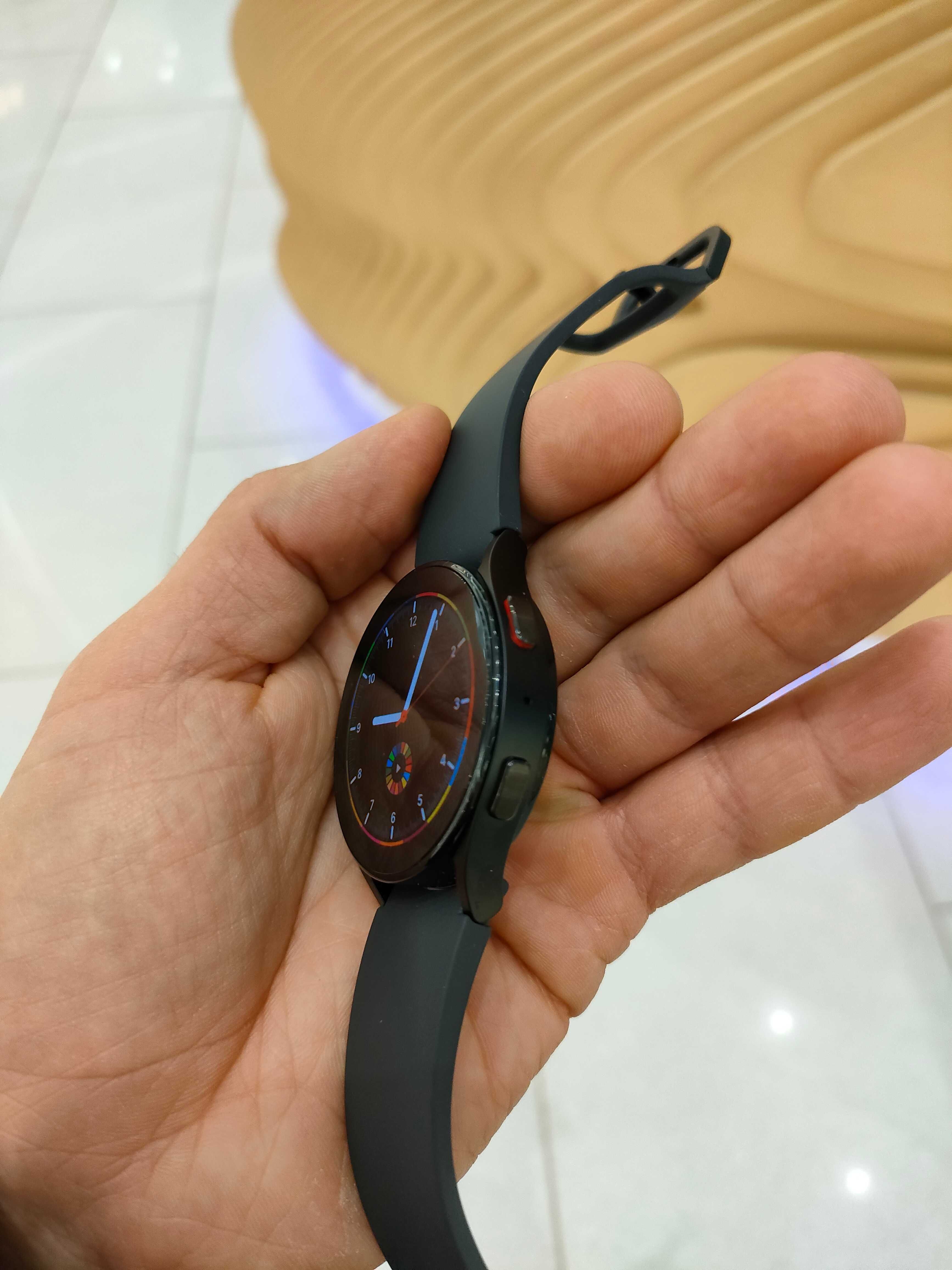 Як новi Samsung Galaxy Watch 5 44 Black NFC SM R910