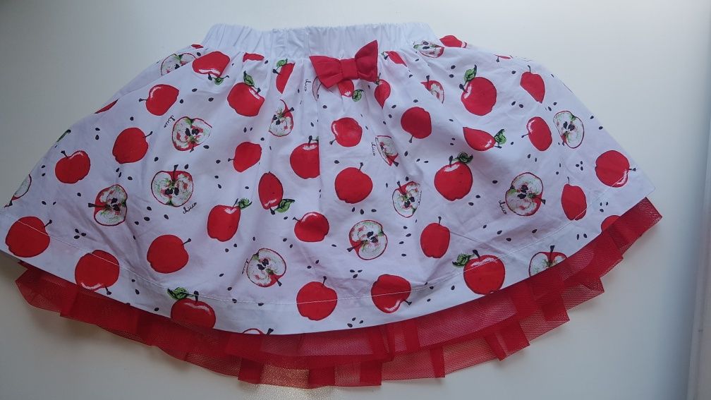 Новая юбка Chicco red apple