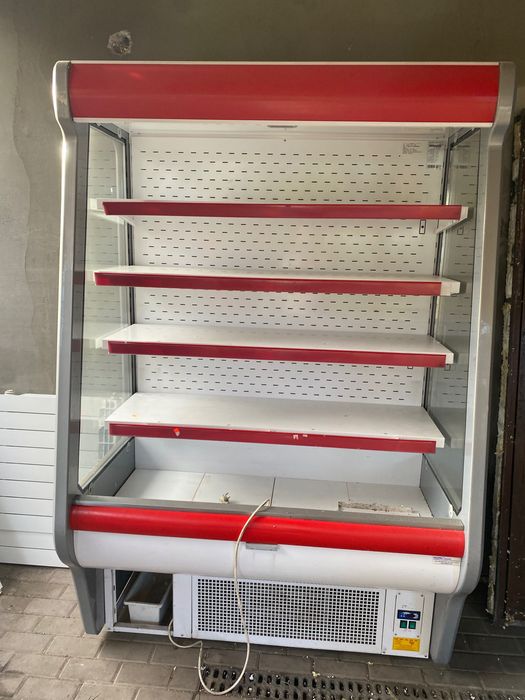 Witryna chłodnicza na nabiał