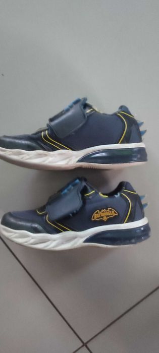 Sprzedam buty sportowe rozmiar 29 chlopiece