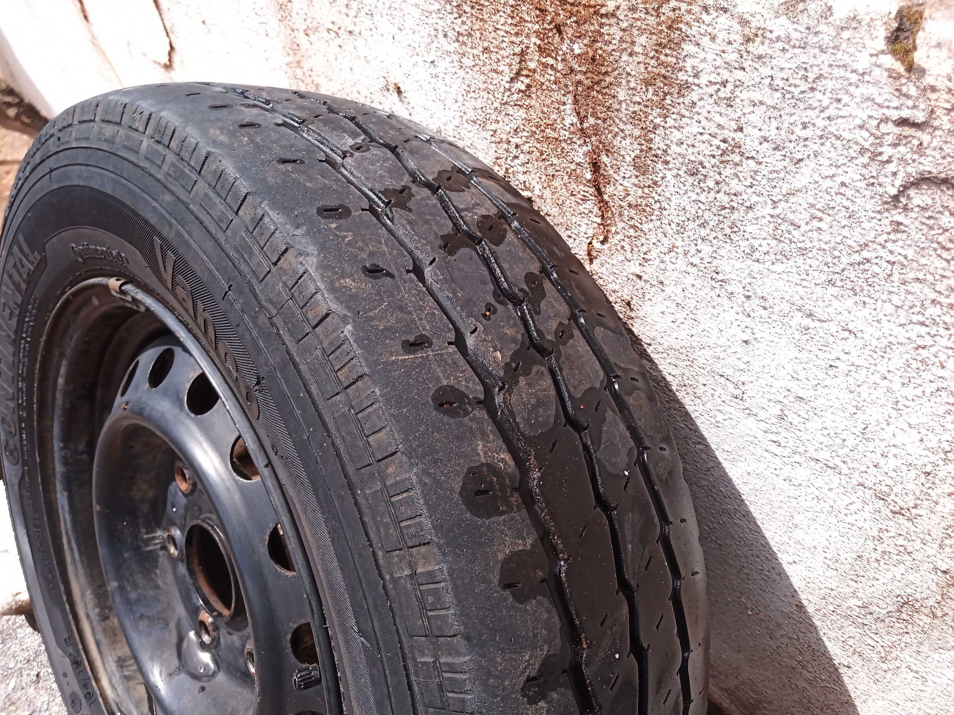 4 Rodas de Toyota HiAce 2003 ferro com pneus continental 195/70 R 15