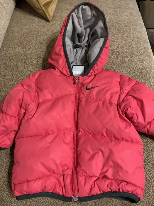 Kurtka zimowa dla dzewczynki Nike 70