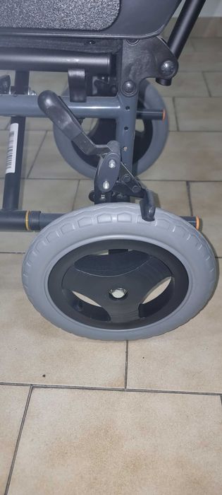 Cadeira de Rodas Breezy Premium