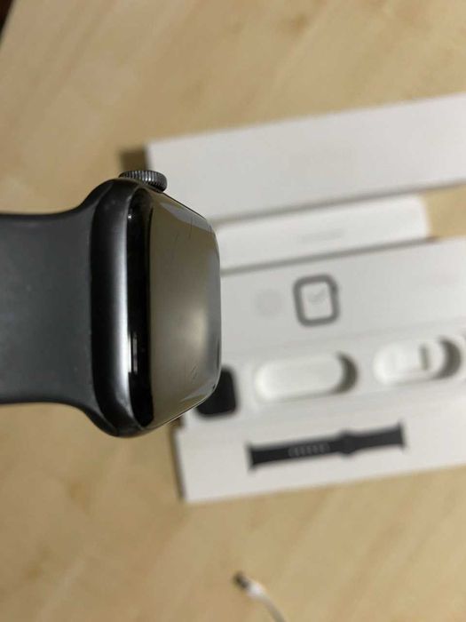Смарт годинник Apple watch 4 series 44 мм Spase Gray