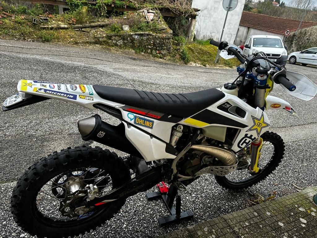 Husqvarna TE300i 2022 Rockstar edition