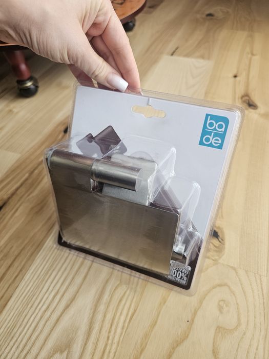 Uchwyt na papier toaletowy