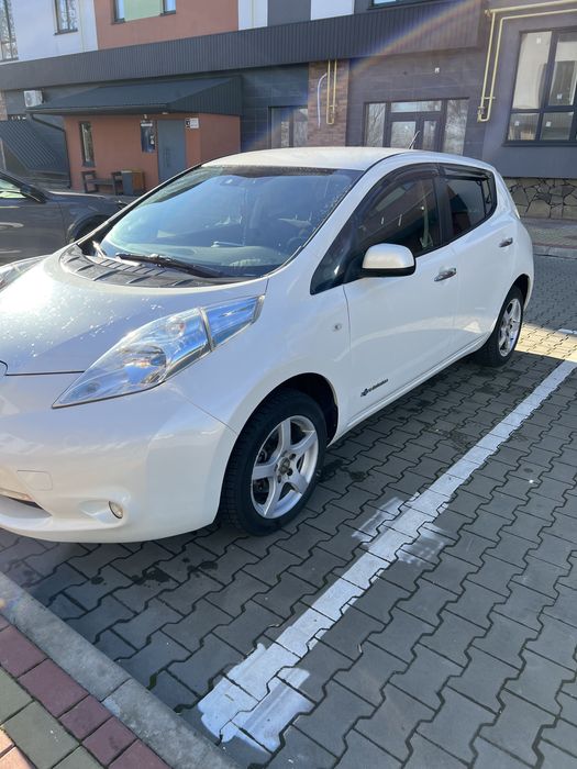 Nissan Leaf 24 / 2013