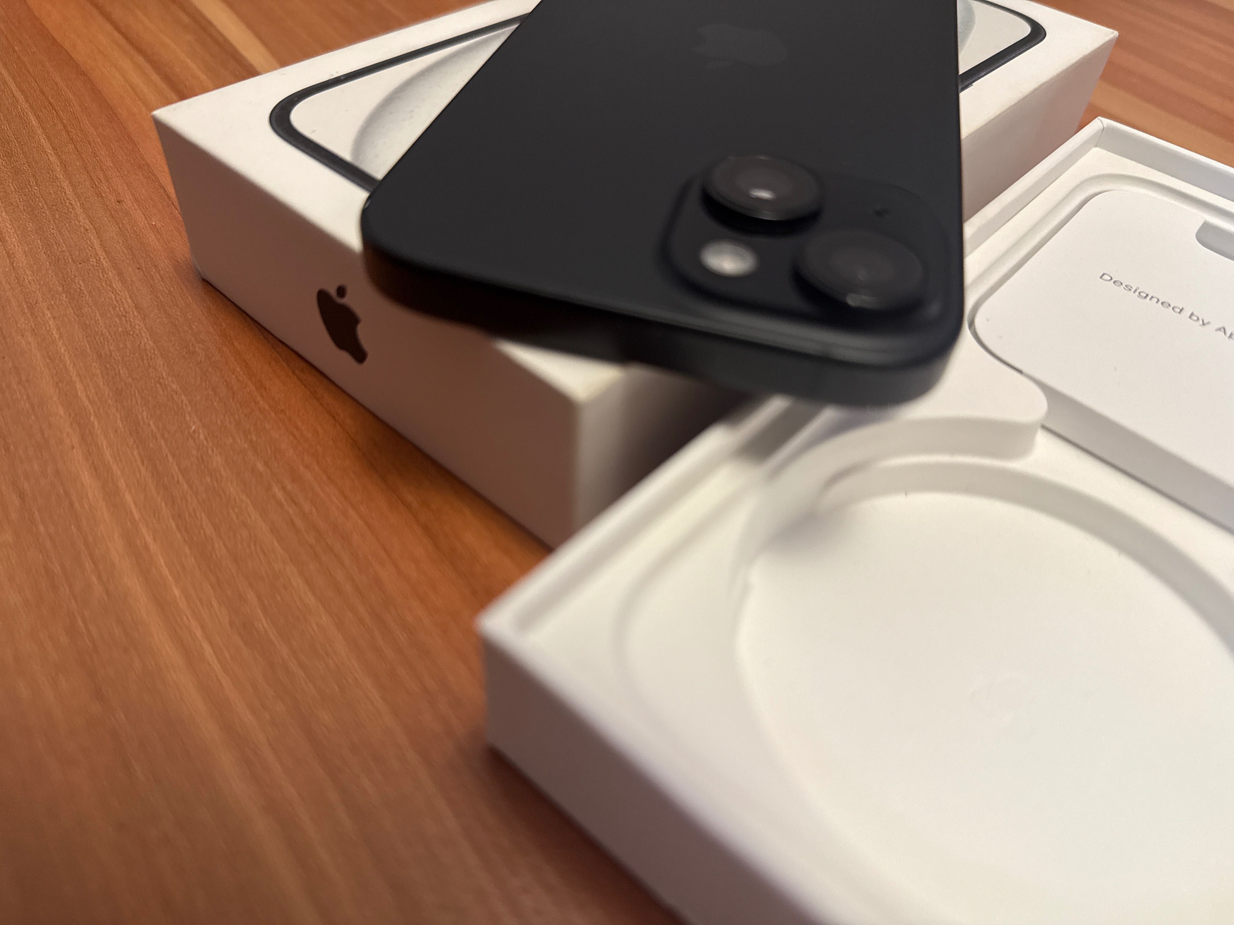 iPhone 15 128 GB Czarny FMI ON ICloud ON na części