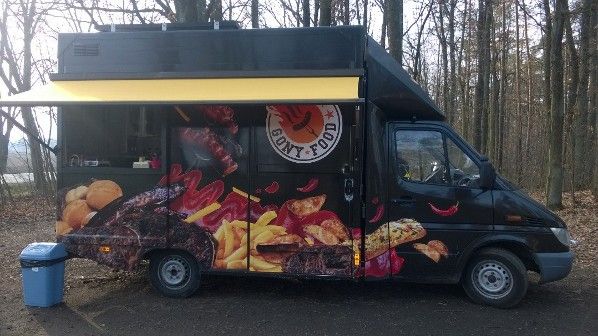 Food truck obsługa imprez plenerowych okolicznościow firmowych eventów