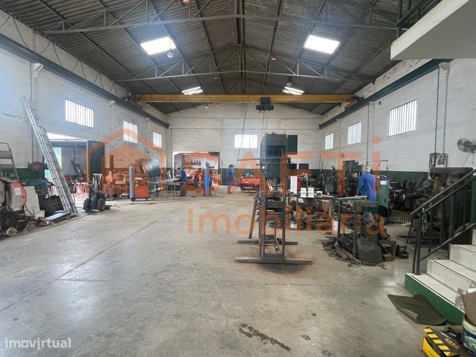 Oficina metalomecânica reparadora de máquinas agrícolas e industria...
