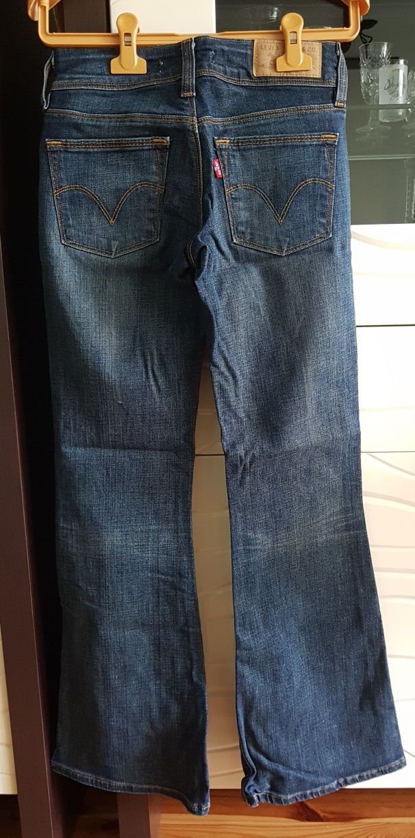 Levis 479 BOOTY FLARE FIT 26x32