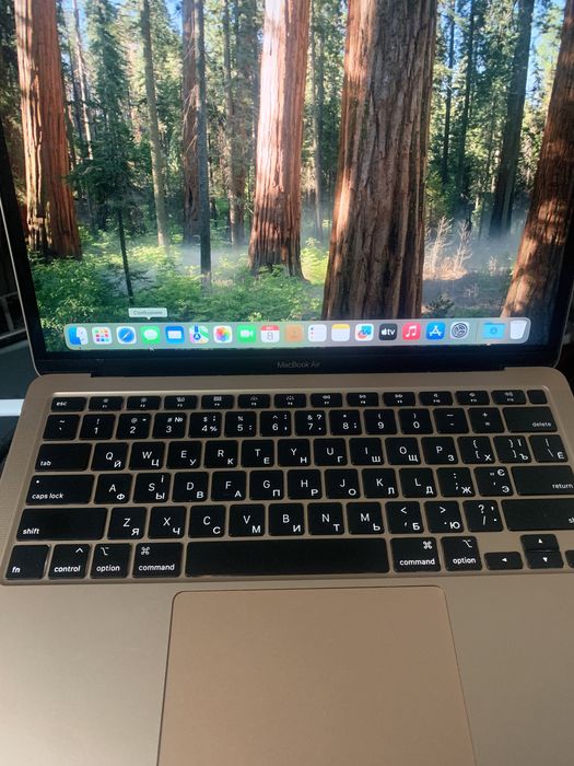 Продам macbook air 2019
