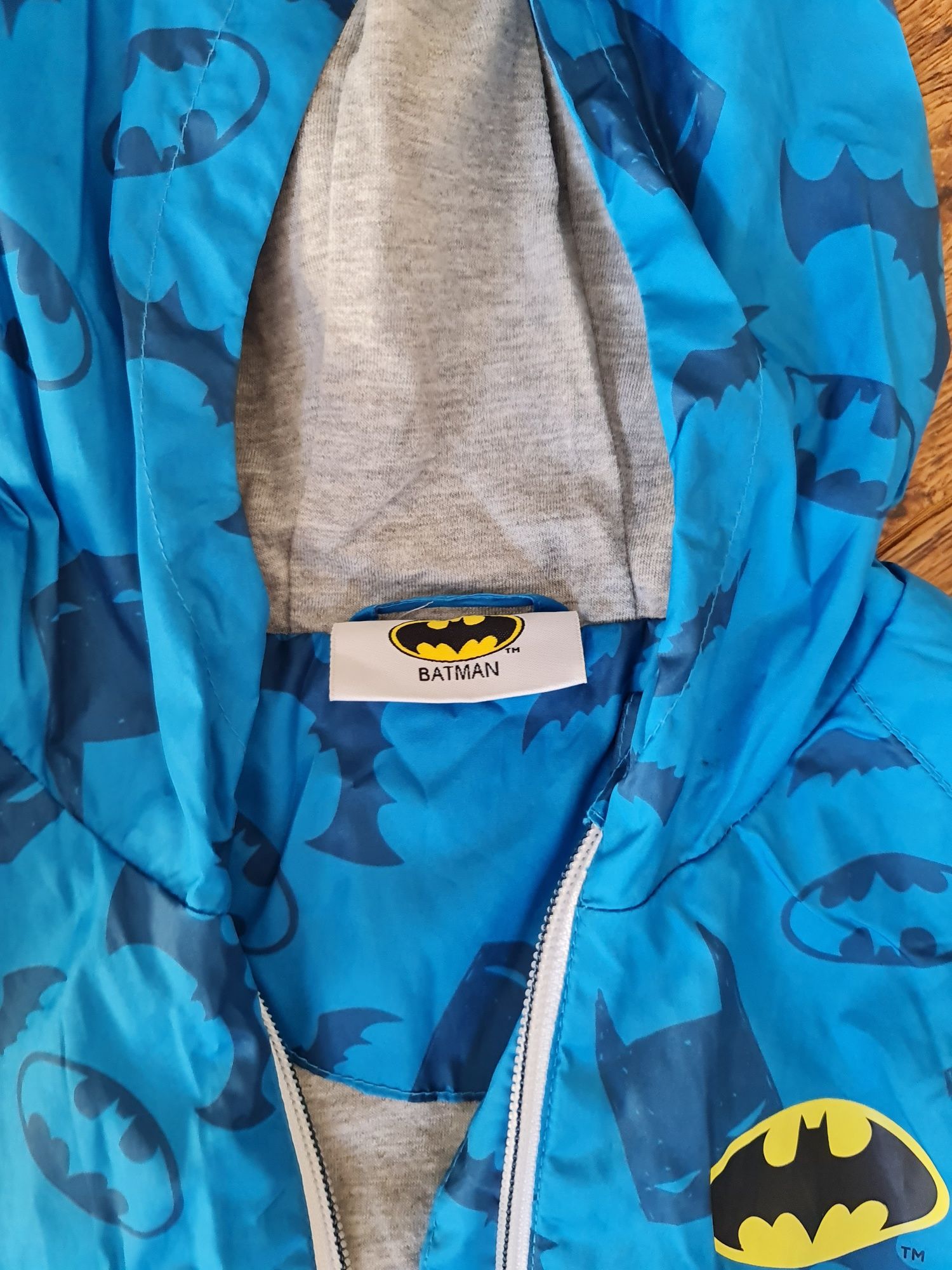Kurtka BATMAN przeciwdeszczowa dla dziecka 104/110 cm