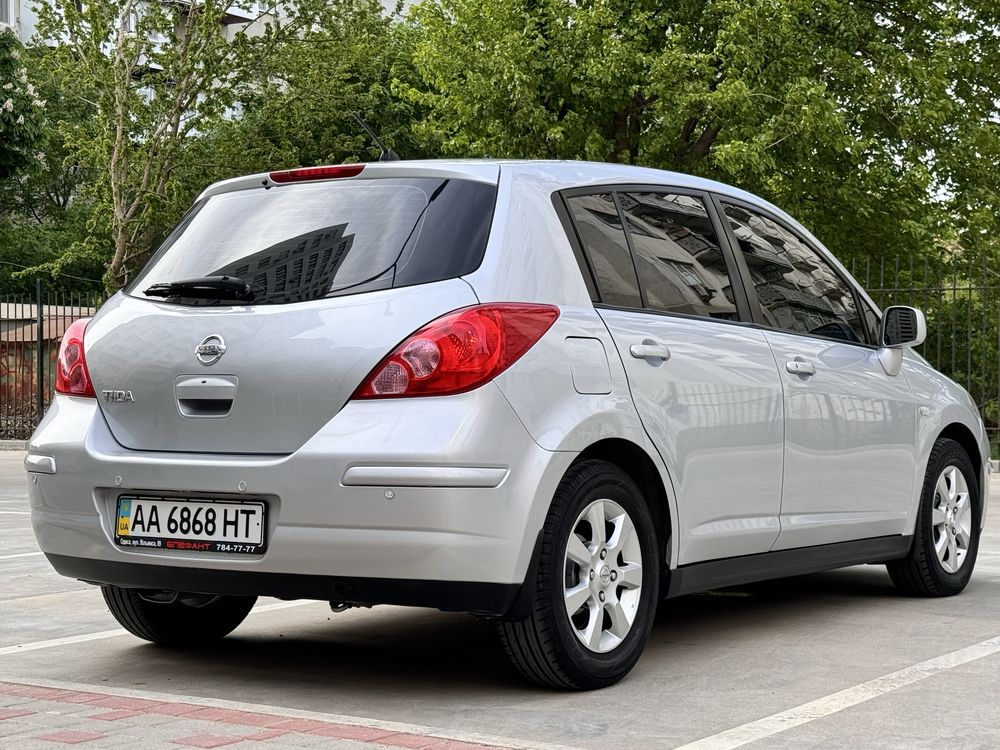 Продается автомобиль Nissan Tiida официальная