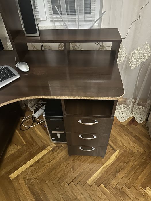 Столик компютерний