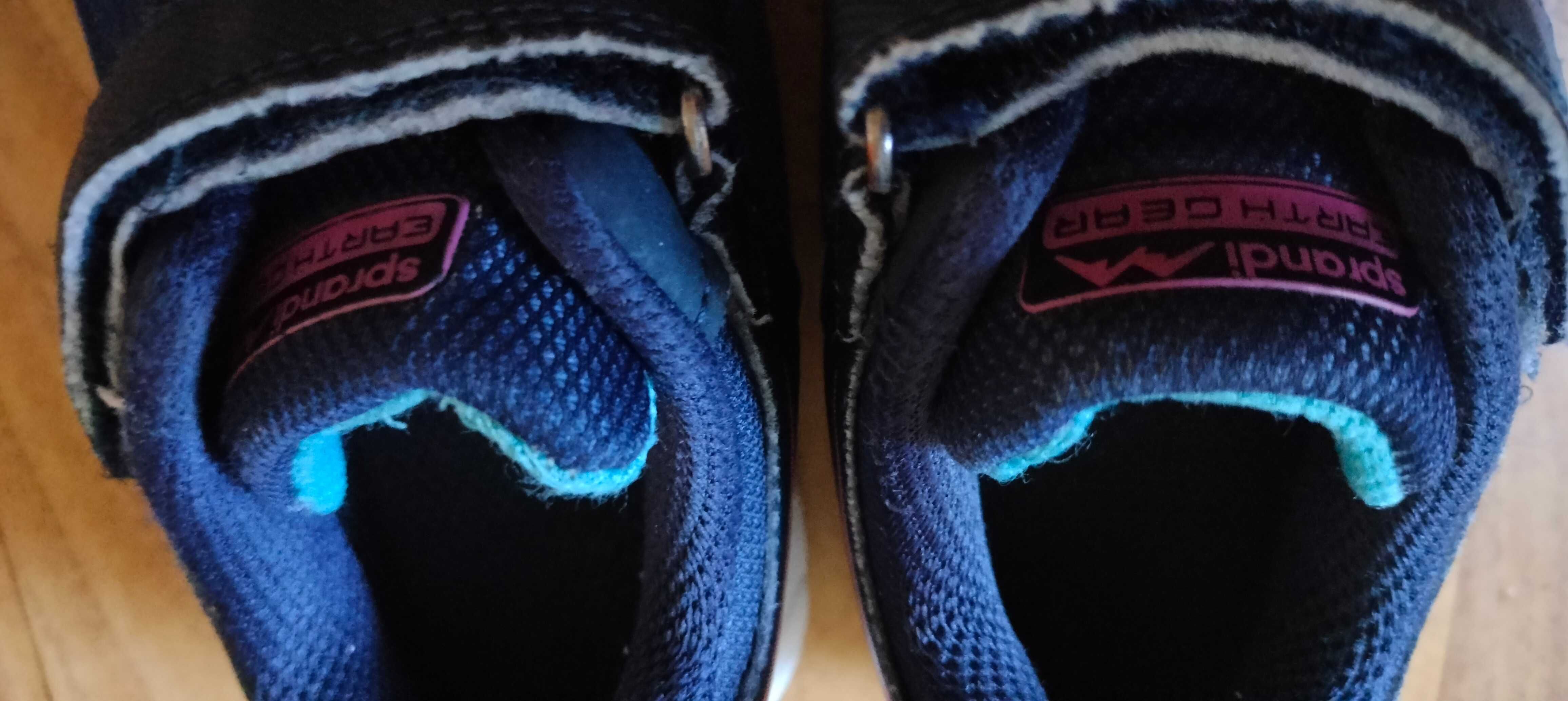 Adidasy dziecięce