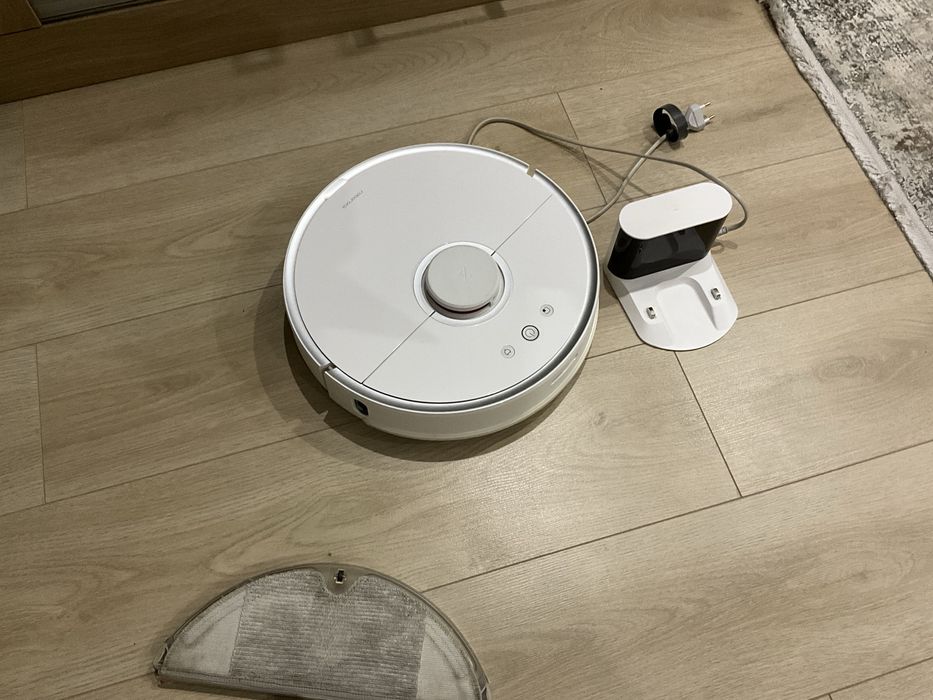 Продается Робот пылесос xiaomi roborock s502-00