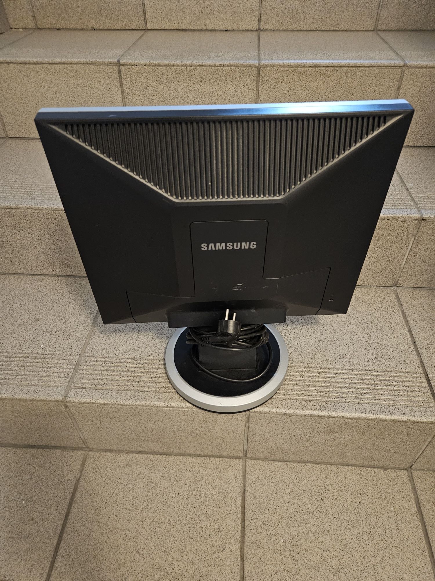 Monitor Samsung Syncmaster n940