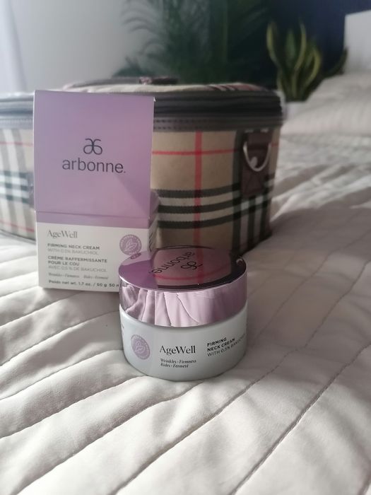 Krem do szyi Arbonne (Agewell Firming Neck Cream)