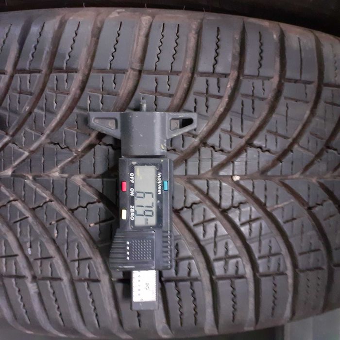 Komplet opon Goodyear Vector 4seasons Gen-3 215/55 R17 98W Nr.520