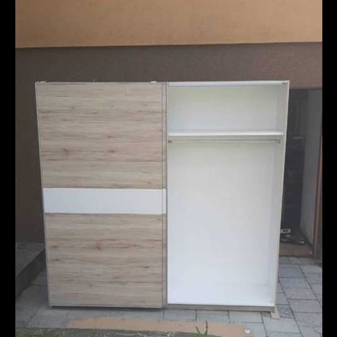 szafa przesuwna 216x210 cm
