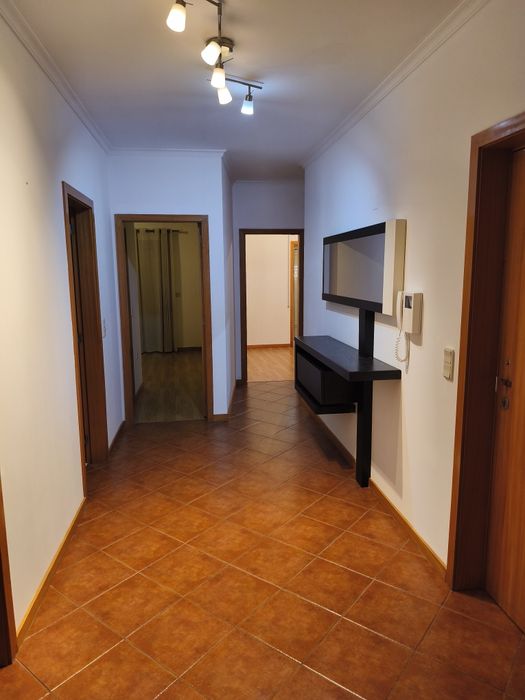 Apartamento T3 com garagem