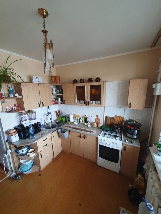 Продаю вживанну кухню та кухонну плиту ,горіння