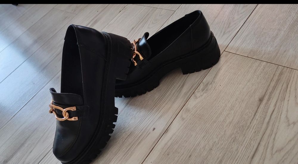 Prawie nowe mokasyny