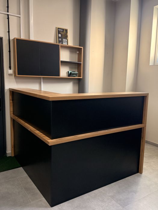 Продам рецепшен, шкафчик на ключику та міні кухню