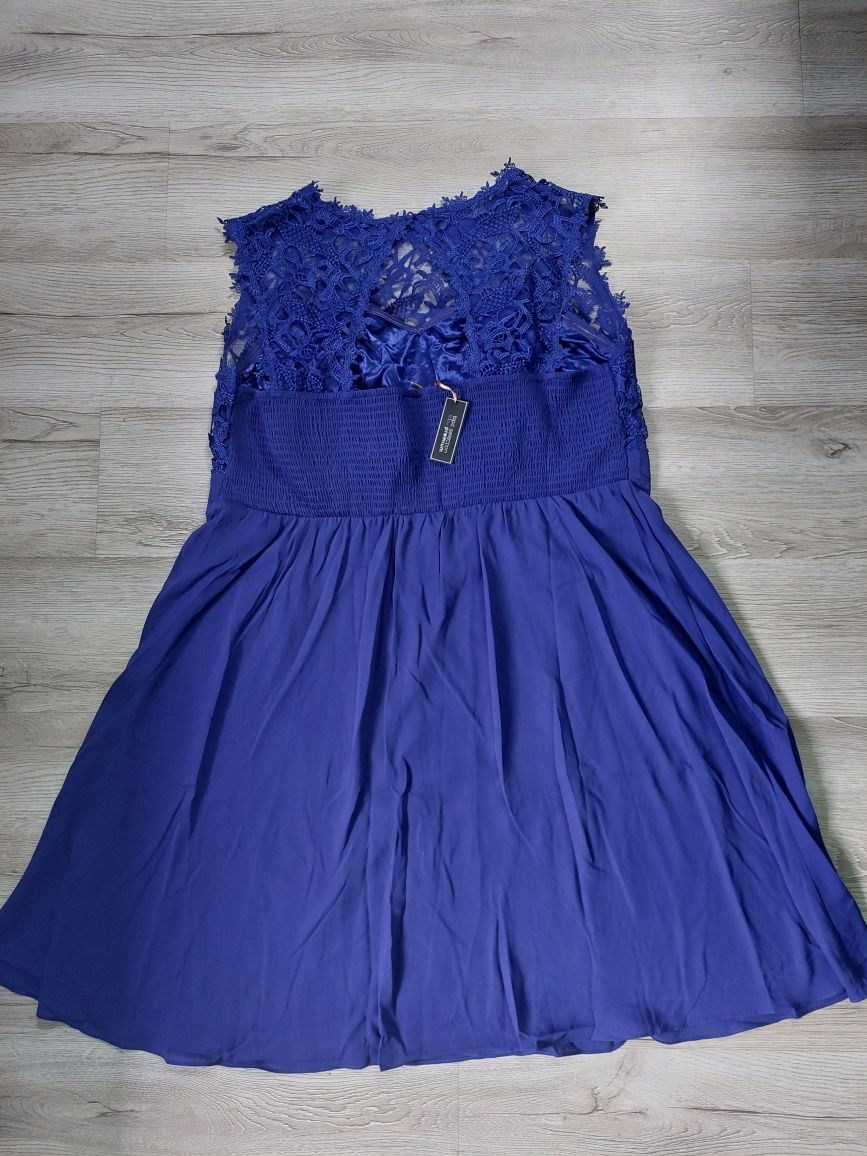 Elegancka chabrowa kobaltowa sukienka z koronką plus size 54 56 wesele