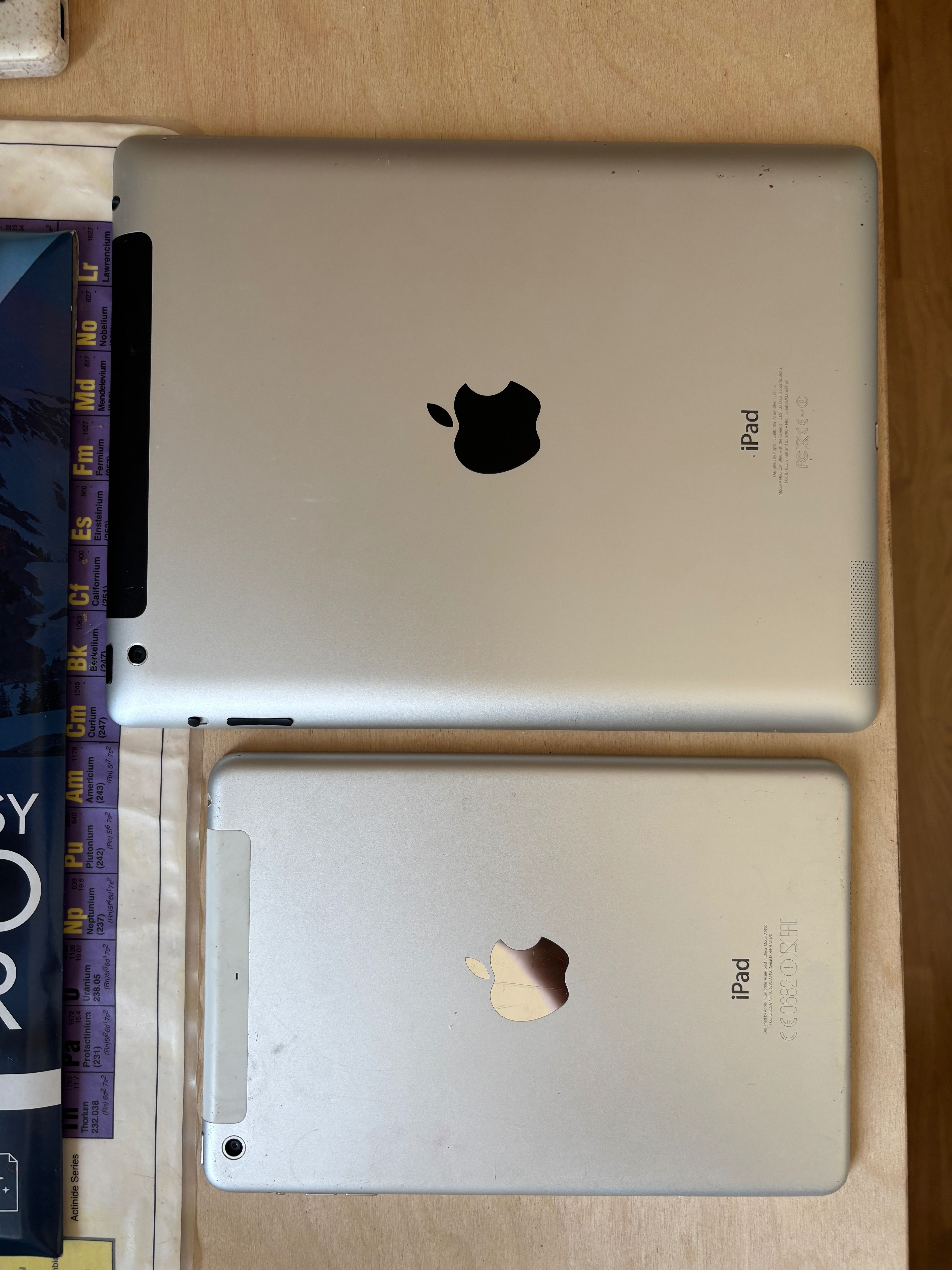 2 iPads - ambos a funcionar