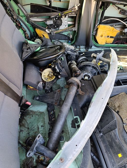 Запчасти на Ауди А4 В5 Кватро универсал б/у