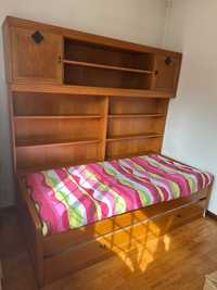 Estúdio madeira de excelente qualidade (cama, roupeiro,secretária)