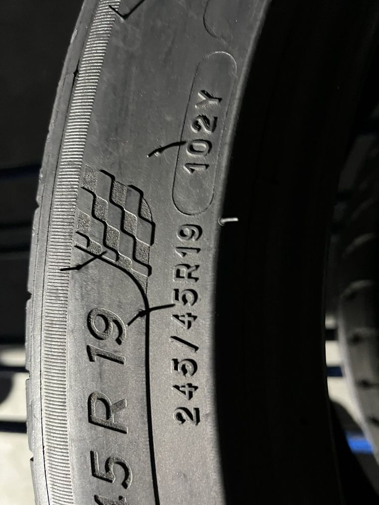 275/40/19+245/45/19 R19 Michelin Pilot Sport 4S 4шт нові