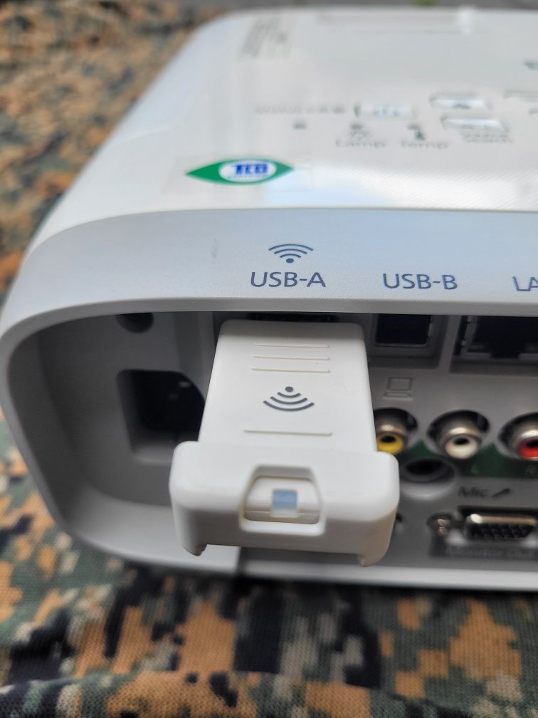 Projektor Epson EB-980W