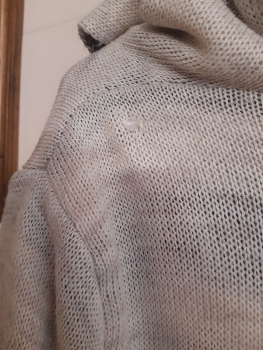 Sweter z kapturem rozmiar M