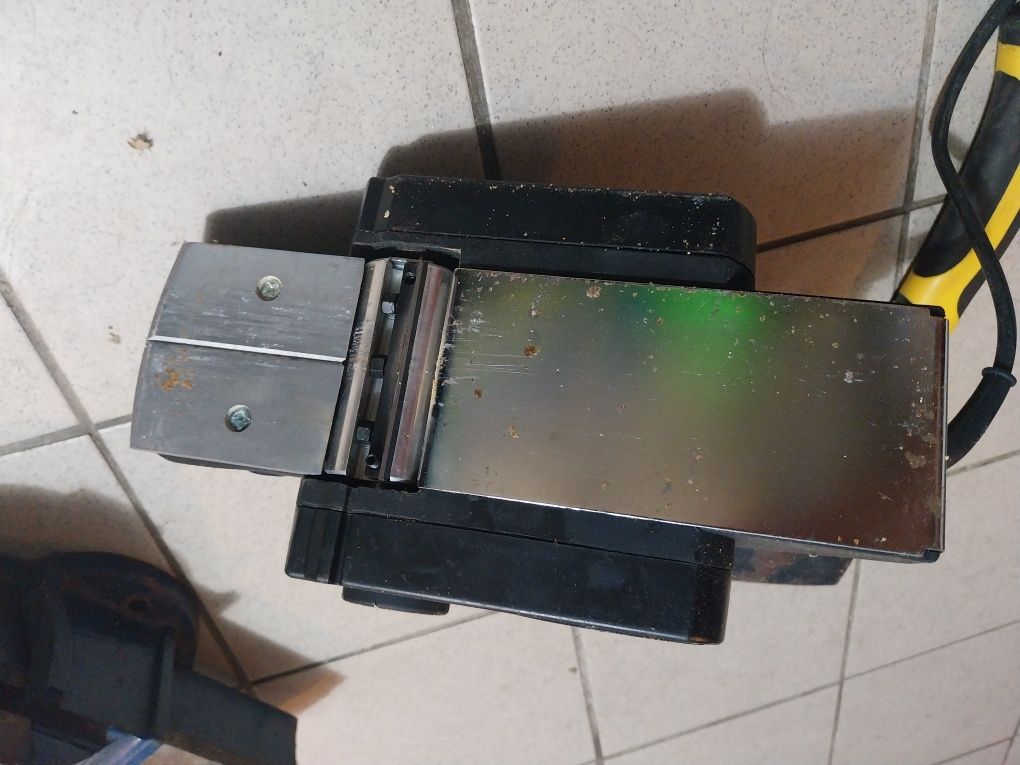 Maquina de furar