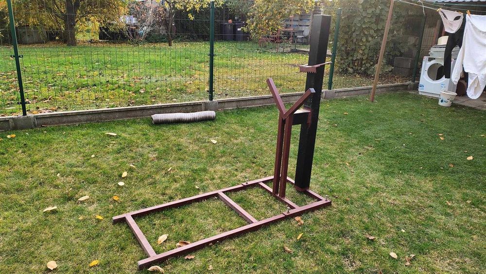 Stojak, koziołek do cięcia drewna w pojedynkę przez jedną osobę.