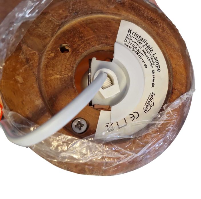 Lampa solna SalNatural 2–3 kg z kablem , podstawką i żarówkami.